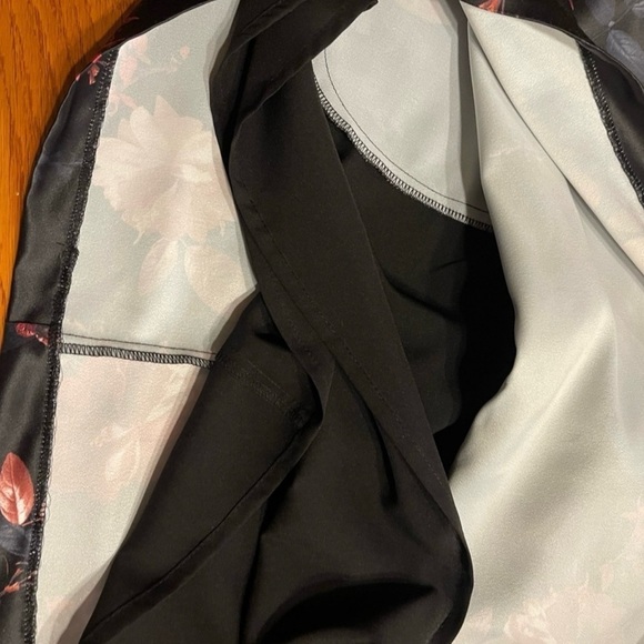 Cynthia Steffe Black Floral Fit & Flare Dress Size 10 Satin Feel Cocktail Dress - Picture 9 of 10